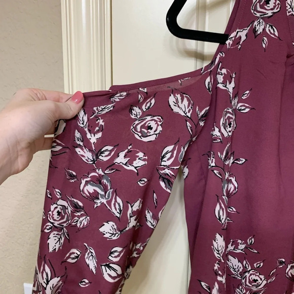 NWT Charming Charlie Floral Cold-Shoulder Dress - Picture 2 of 5